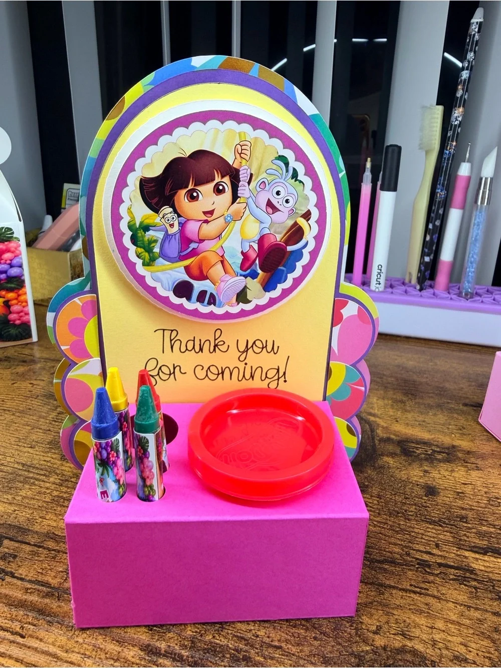Kids' Party Favor Stand with Pink Base and Yellow Back - Thank You for Coming